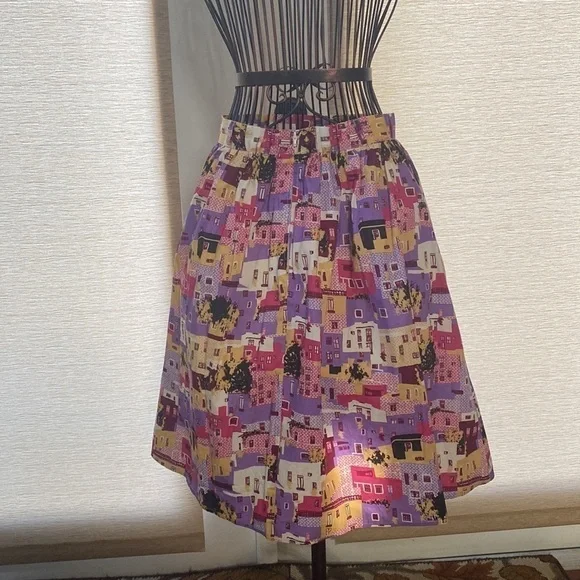 Modcloth Cityscape purple and burgundy building print skirt - Picture 3 of 6